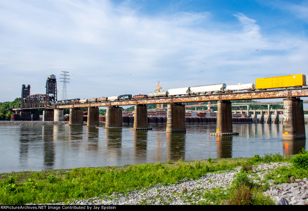 An NS manifest comes to a halt on the Tennbridge